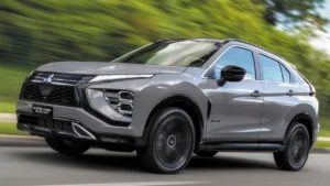 Eclipse Cross Black 2027 tem visual esportivo, detalhes em dourado e tração integral