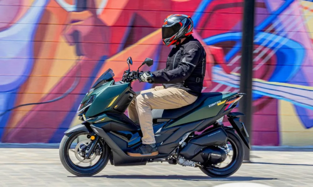 Zontes 125X 6 Essa scooter custa menos que muita bolsa de grife e ainda entrega tecnologia de moto premium: conheça a Zontes 125X