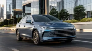 Sedã híbrido da BYD ganha ADAS completo e mira o público que fugia de carro elétrico pelo preço
