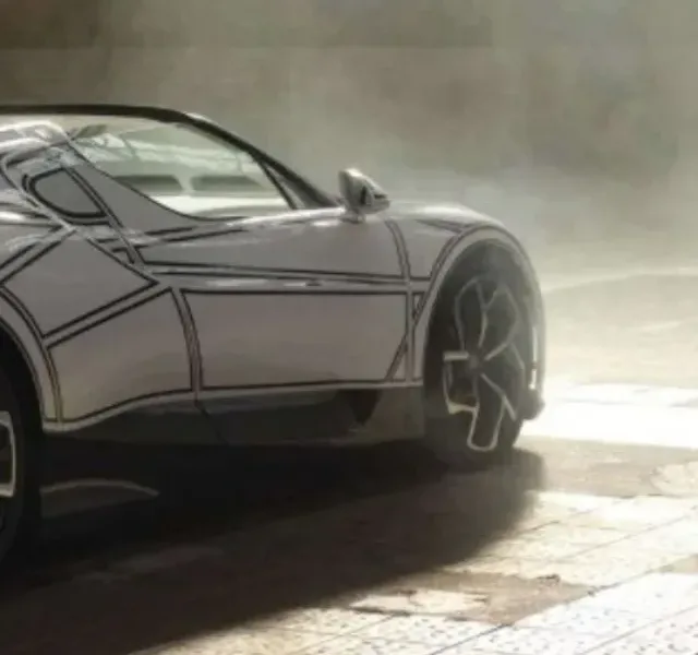 cropped-1_bugatti-w16-mistral-blanc-eternel-1-67071161.webp