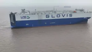 China quebra recorde mundial com navio que carrega quase 8 mil Tesla de uma vez só