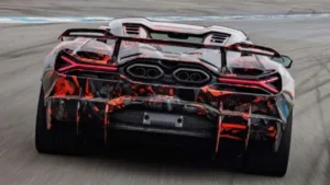 Lamborghini Revuelto SV bate recorde antes mesmo de estrear oficialmente
