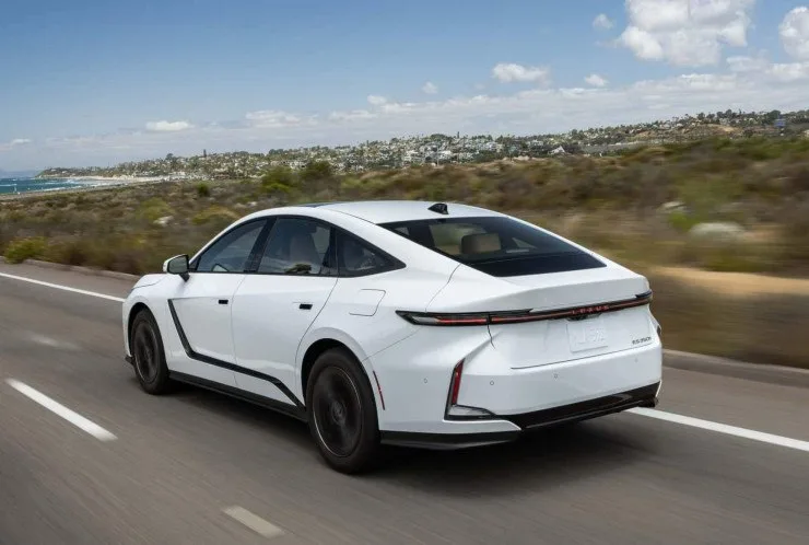 1 novo lexus es 350h e lancado no brasil 1 67318660 Lexus ES 350h chega ao Brasil rodando quase 19 km/l e com garantia de 10 anos