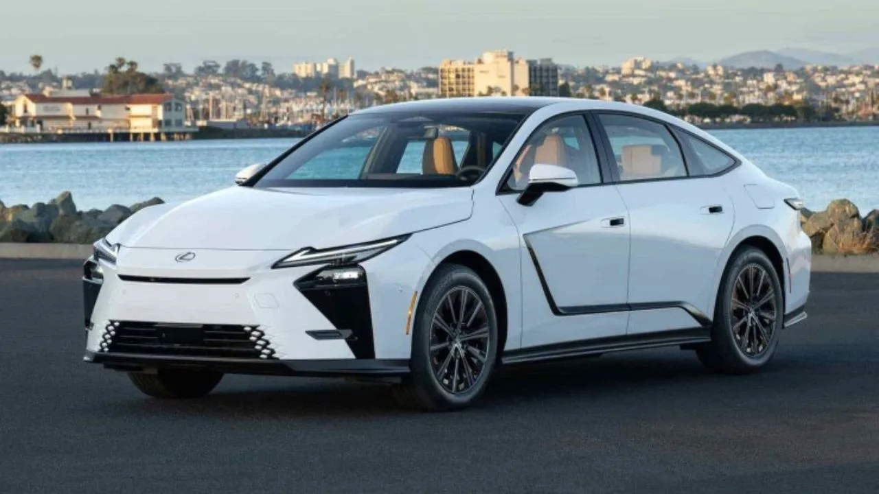 1 novo lexus es 350h e lancado no brasil 67318674 Lexus ES 350h chega ao Brasil rodando quase 19 km/l e com garantia de 10 anos