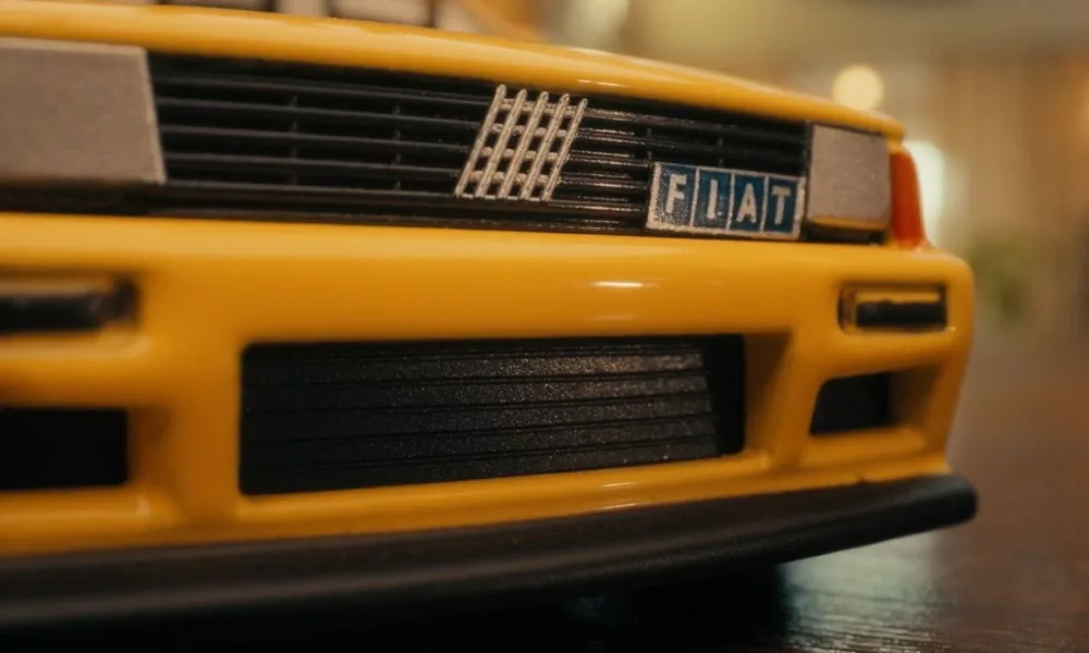 fiat mini Fiat celebra 50 anos no Brasil com miniaturas que estão virando febre entre colecionadores
