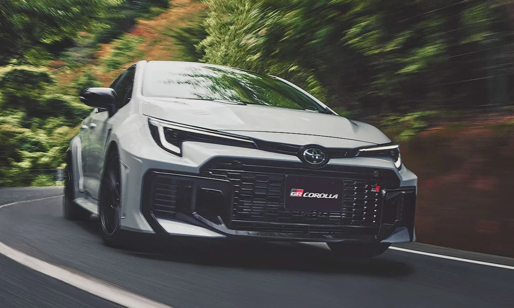 grcorollanovo1 Novo GR Corolla é confirmado no Brasil para 2026: motor turbo passa a render 304 cv e câmbio segue só manual