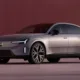 volvo es90 Volvo ES90 chega ao Brasil com 680 cv: sedã elétrico tem visual de fastback e mais de 500 km de autonomia