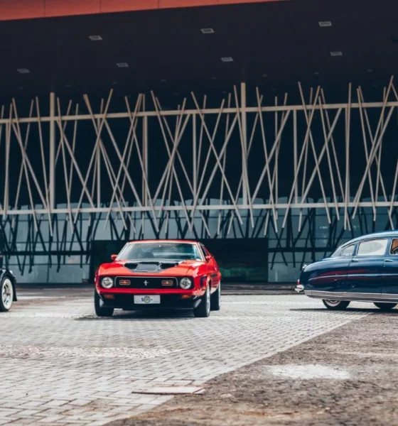 old low car Curitiba recebe a 7ª Old & Low Car neste fim de semana: carros antigos, raridades e shows reúnem milhares de visitantes no Barigui