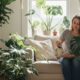O verde que acalma: por que conviver com plantas faz bem para o corpo e a mente