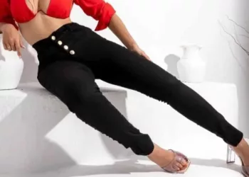 calca jeans preta capa