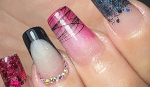 Unhas Rosa com Preto: Inspirações Modernas para você Arrasar