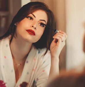 Maquiagem para mulheres com 35 Anos ou mais: 5 dicas essenciais