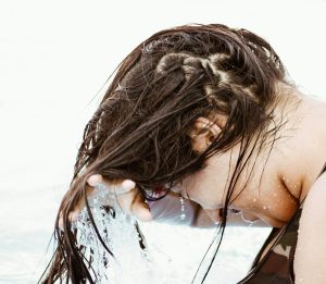 Como fazer Pré-Shampoo? Um guia simples para turbinar os cuidados com os cabelos.