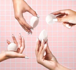 Como limpar esponja de maquiagem? 3 formas práticas e eficientes