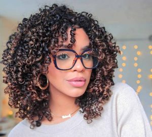 Corte em camadas: cabelo cacheado. Valorize seus cachos!
