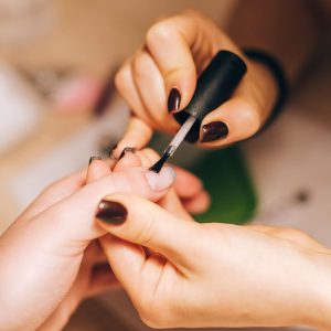Unhas poderosas: O segredo do óleo de Rícino para unhas fortalecidas!