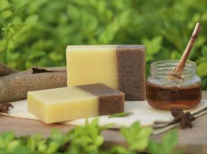 Sabonetes artesanais: uma opção natural e personalizada para o cuidado feminino