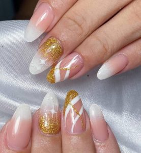 Unhas de inspiração para o réveillon 2024: 10 tendências e cores arrasadoras.