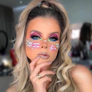 6 ideias de maquiagem criativa para você brilhar no carnaval