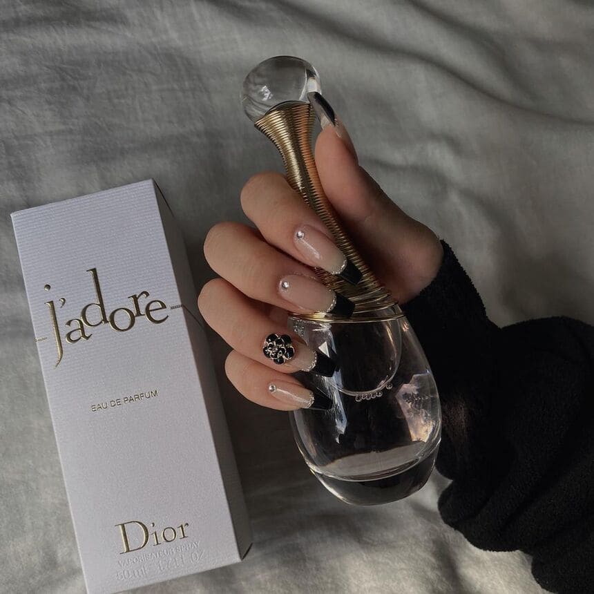 perfume que atrai homens 4 - Já imaginou se existisse um perfume que pudesse atrair os homens? Conheça 5 fragrâncias que deixarão os homens aos seus pés.