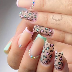 O segredo por trás das unhas de oncinha perfeitas (sem precisar ser expert em nail art)
