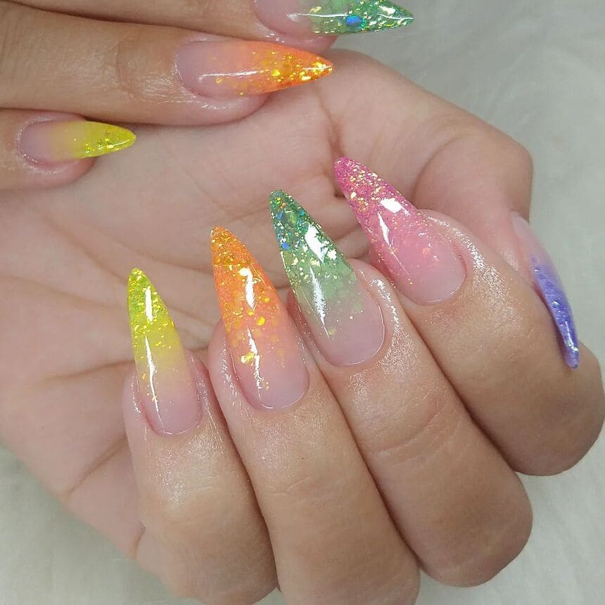 unhas para carnaval com glitter