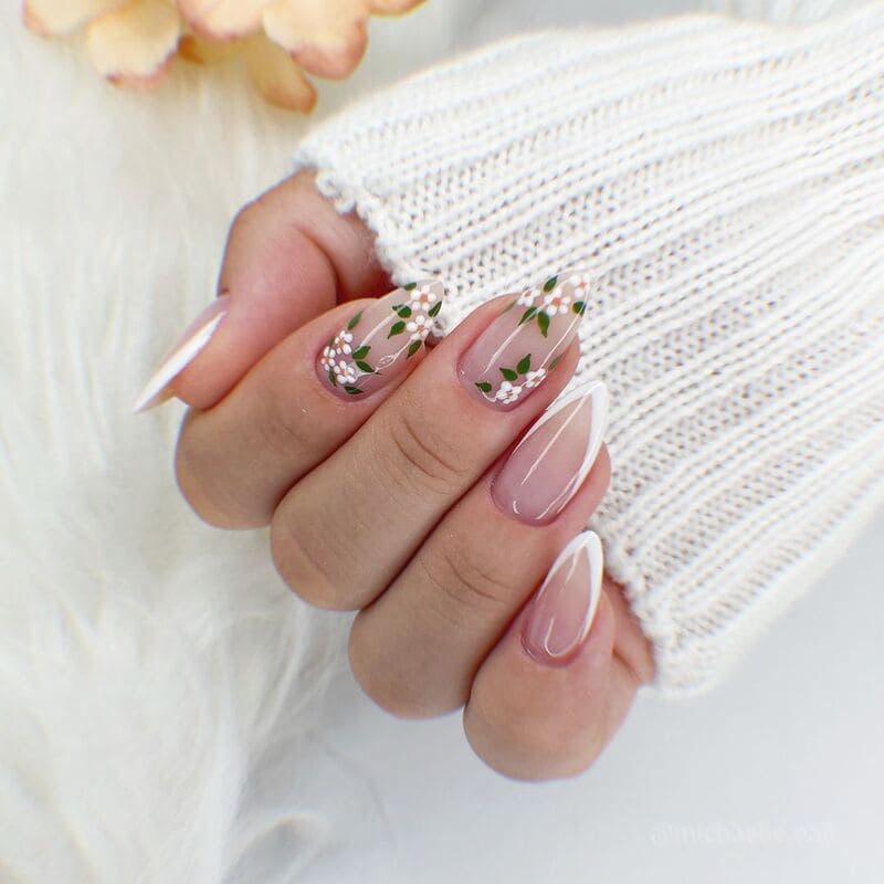 deias de Unhas Brancas e Delicadas