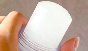 Desodorante Mineral: Eficácia, Uso e Possíveis Desvantagens