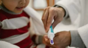 Qual a Escova Ideal para Escovar os Dentes do Bebê?