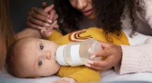 A Fórmula Infantil é Realmente Segura? Entenda os Cuidados na Alimentação dos Bebês