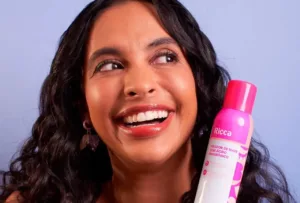 Maquiagem que Dura o Dia Todo? Conheça o Fixador com Ácido Hialurônico da Ricca
