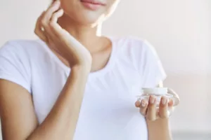 Dove estreia no mundo do skincare com uma linha inovadora para manchas.