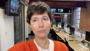 Cecilia Malan surpreende ao renovar visual com franja elegante
