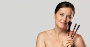 Maquiagem para pele madura: o guia essencial para valorizar sua beleza natural