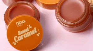 Delicadeza em Dose Dupla: Nina Makeup Revela Lip Scrub e Lip Sleep Mask Sweet Caramel