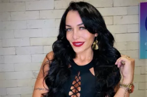 Rhenata Schmidt: A trajetória e a idade da musa do Programa do Ratinho