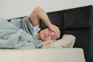 Você dorme mal toda semana? O estresse pode ser a resposta (e a ciência prova)