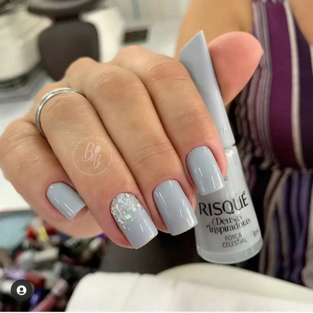 unhas tom cinza - Cores de esmalte que vão bombar neste outono: conheça as tonalidades que serão tendência absoluta