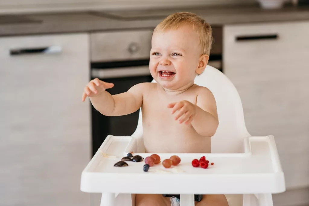 bebe dentinho 3 - Primeiros dentinhos do bebê: como aliviar o desconforto e tornar essa fase mais tranquila