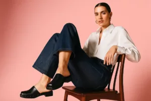 B.Stylish resgata os tamancos dos anos 90 com estilo e atitude no Rio de Janeiro