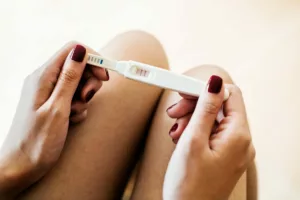 Você sonhou com teste de gravidez positivo? Descubra os significados e o que esse sinal pode revelar sobre sua vida