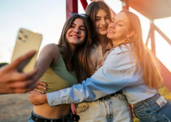 amizade amigas - Amizade que conecta até o cérebro: estudo revela como seus gostos se alinham aos das amigas