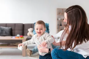 Nomes de bebê dos anos 50 que estão bombando em 2025