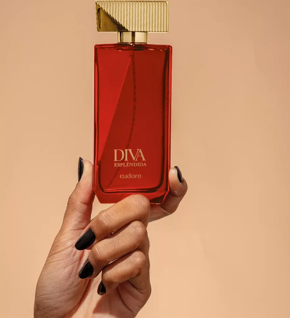 c0ae546e f500 4405 b724 e36249dc80ae e93541 desodorante colonia diva espledinda 100ml mao - Cheiro de riqueza: 5 perfumes femininos nacionais que entregam glamour com preço justo