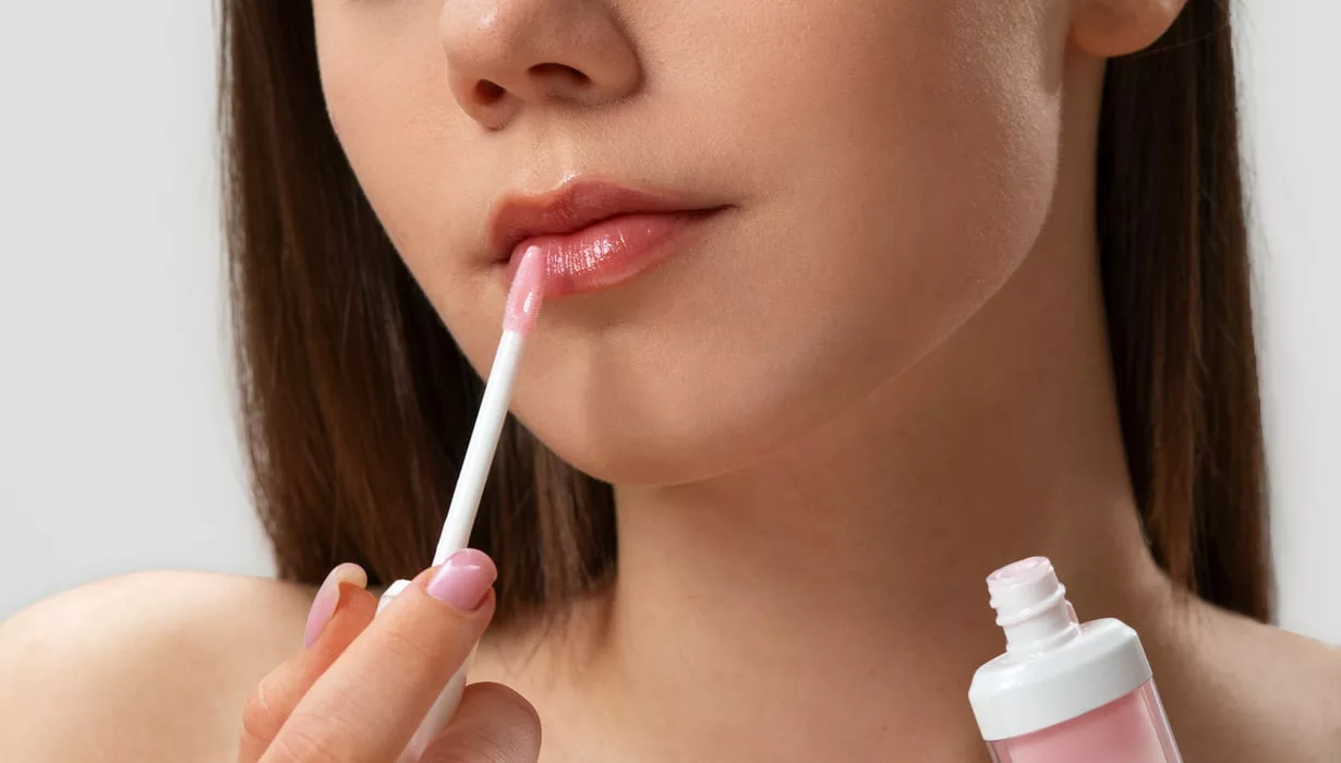 gloss 1 - Gloss labial está de volta: o brilho que dominou os anos 2000 é tendência de novo!