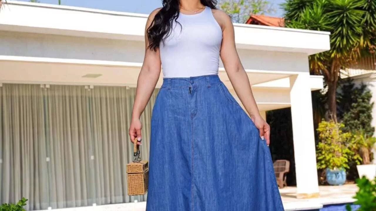 saia jeans longa cp - Saia jeans longa é o hit da vez: veja como usar com elegância e sem esforço