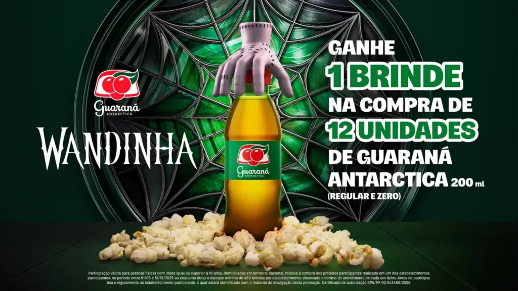 banner maozinha caculinha guarana antarctica 1392x783 1 - Guaraná Antarctica lança caçulinha com Mãozinha de Wandinha e enlouquece fãs da série