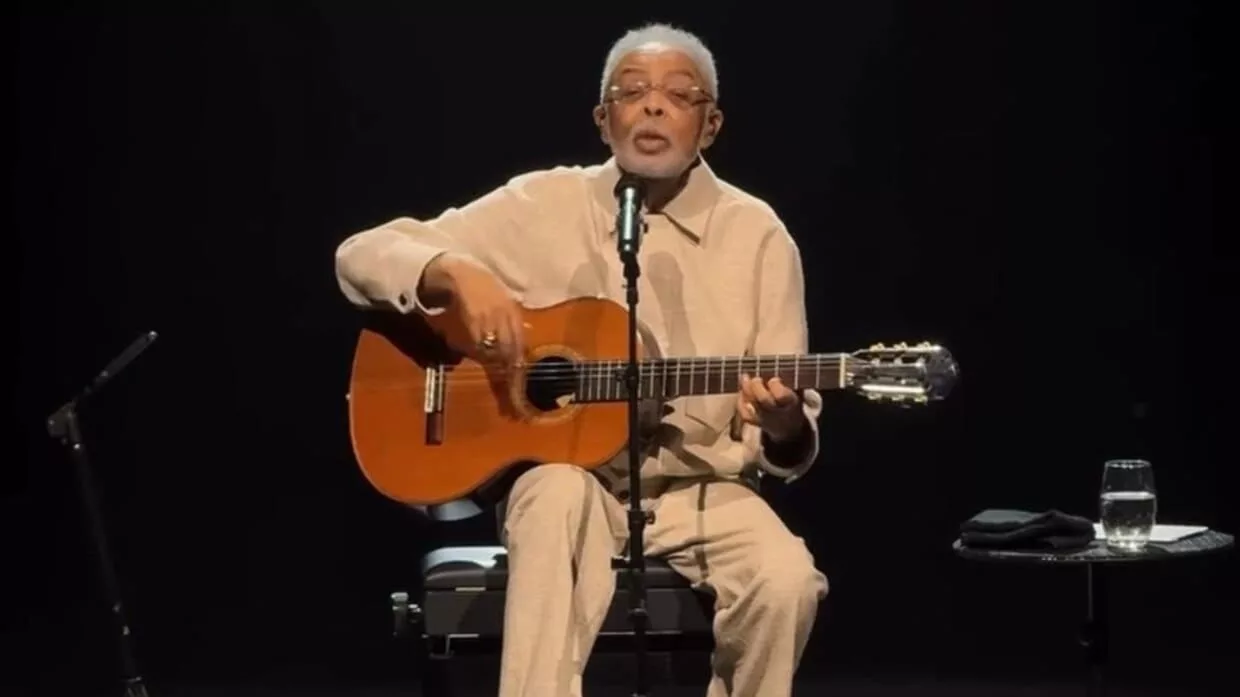 gil emociona - Gilberto Gil canta para Preta: emoção marca o 1º show após despedida da filha