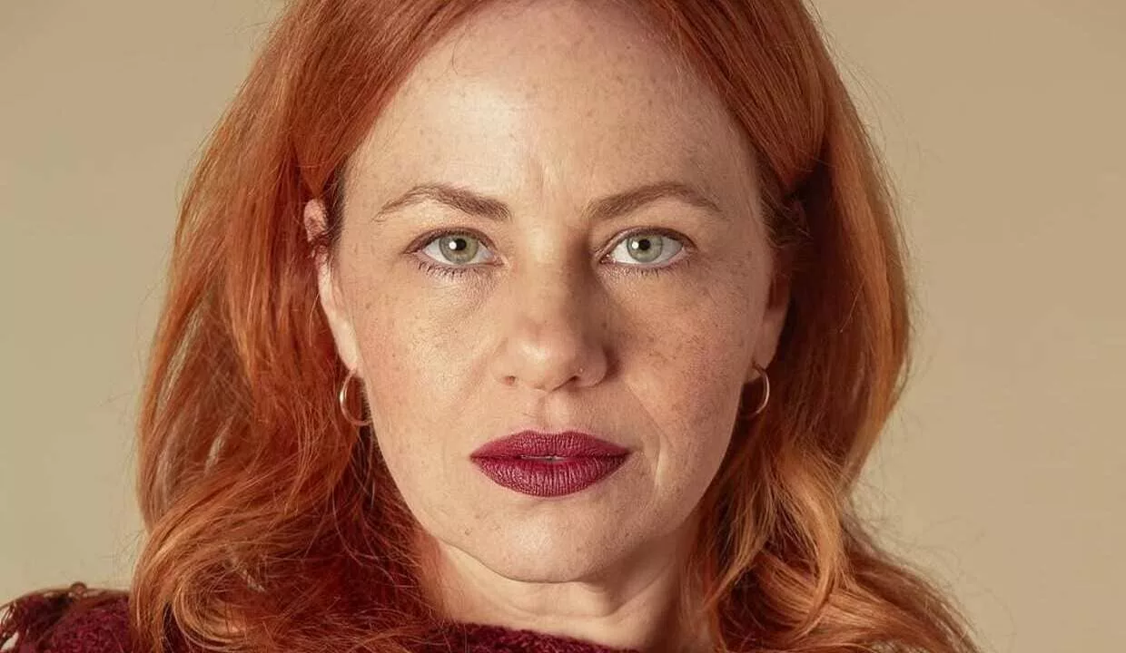 karineteles - “Ninguém gostava de mim”: Karine Teles revive episódios de bullying na escola