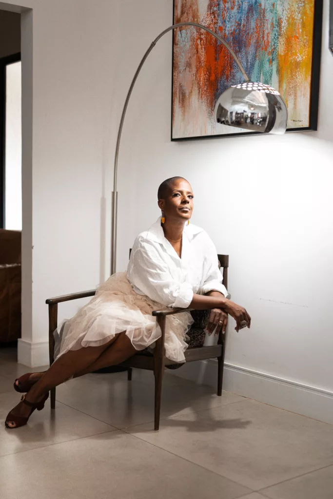 nos 3 2 2 - “Nós entre três”: estreia de Monique dos Anjos na Flip 2025 traz literatura erótica decolonial focada em desejo, corpo e subjetividade